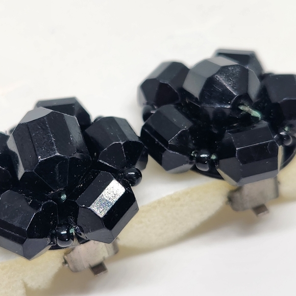 Vintage Germany Signed Black Cluster Glass Beaded Button Clip On Earrings - Picture 5 of 8